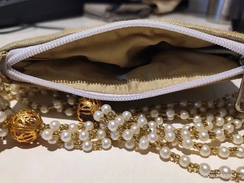 Astara ethnic bag, Zipper