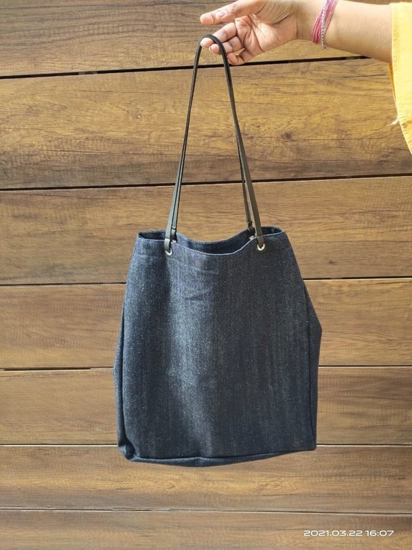 Cotton Astara Canvas Messenger Bag